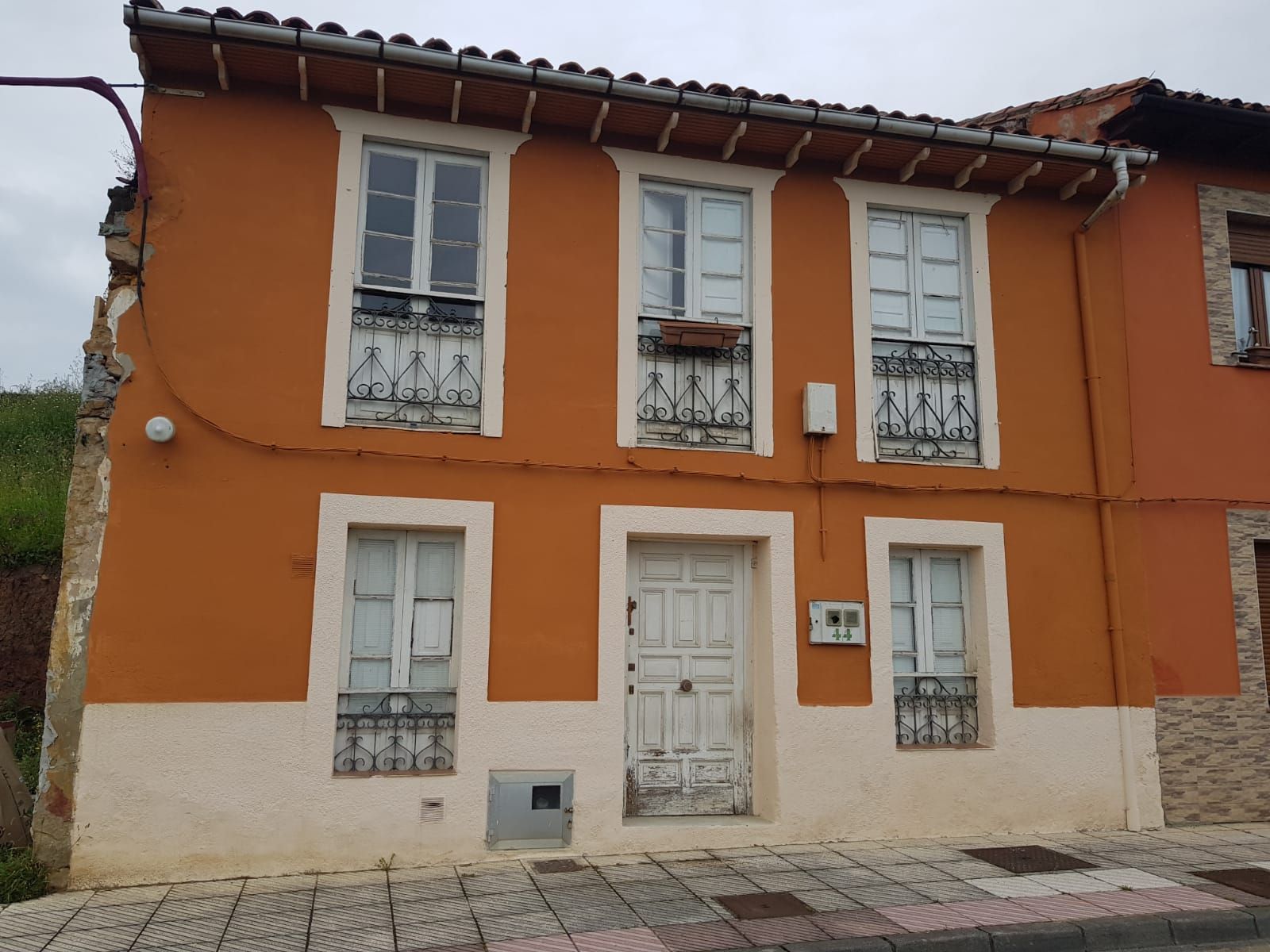 Vista exterior de Casa o xalet en venda en Avilés amb Terrassa
