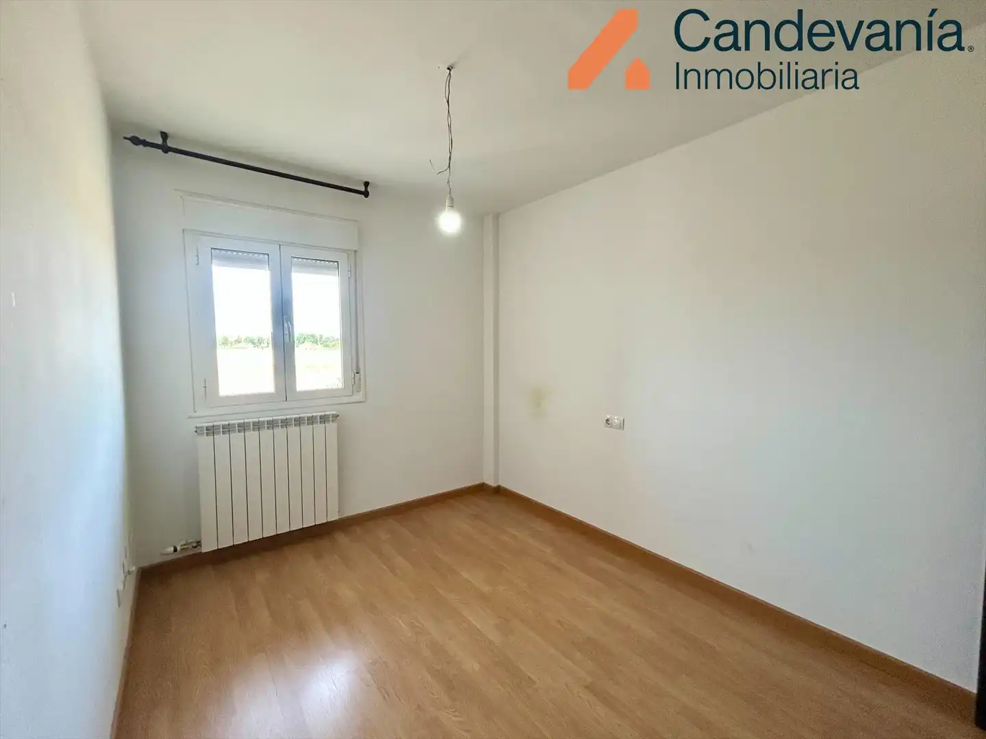 Casa adosada en venta en Zuera con Calefacción, Jardín privado y Parquet