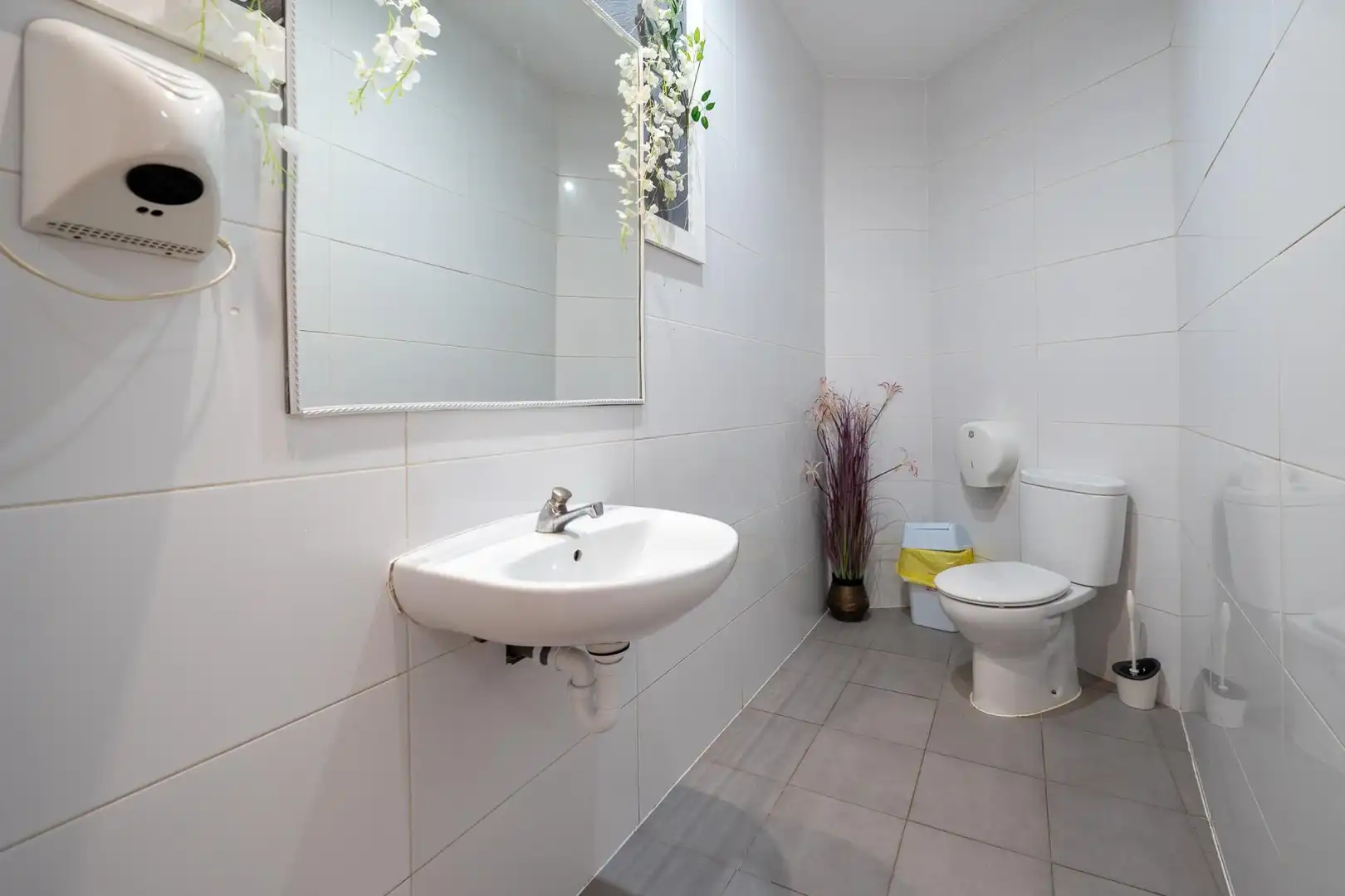 Baño de Local de alquiler en  Palma de Mallorca con Terraza y Amueblado