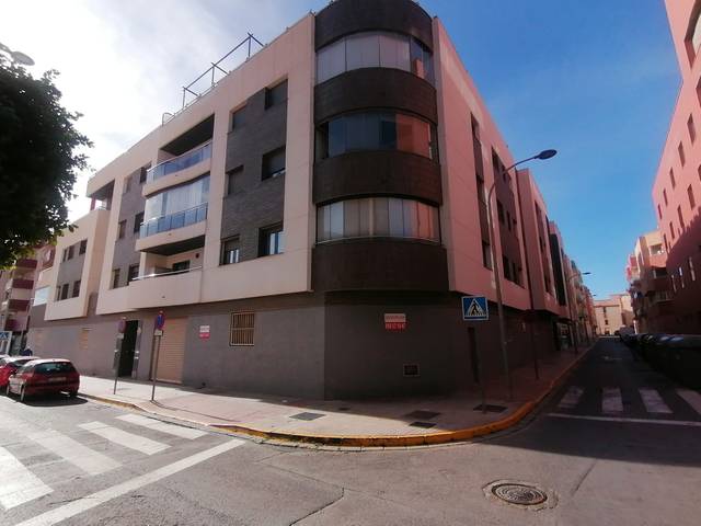 Local comercial en Alquiler en Calle Zeus, 35 en Pabellón - Estación - El Corte Inglés