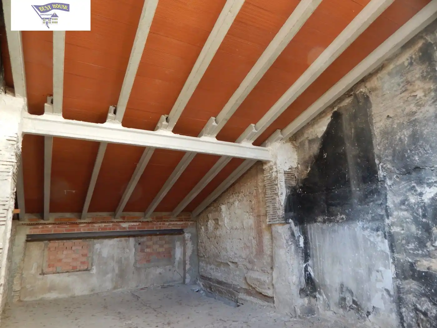 Casa con terrazza in vendita a Sant Josep - Zona Hospital