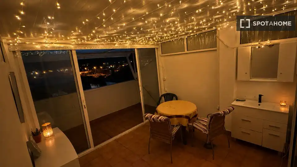 Terrassa de Apartament per a compartir en Torrevieja amb Aire condicionat, Calefacció i Terrassa