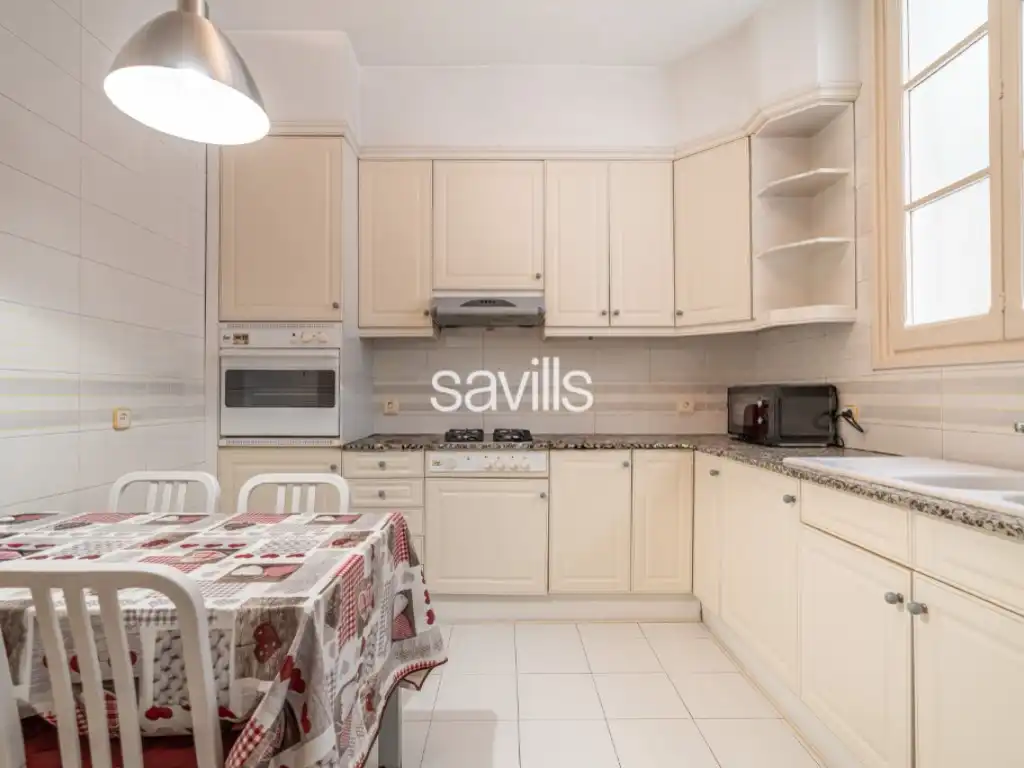 Cuina de Apartament en venda en Barcelona amb Aire condicionat, Terrassa i Balcó