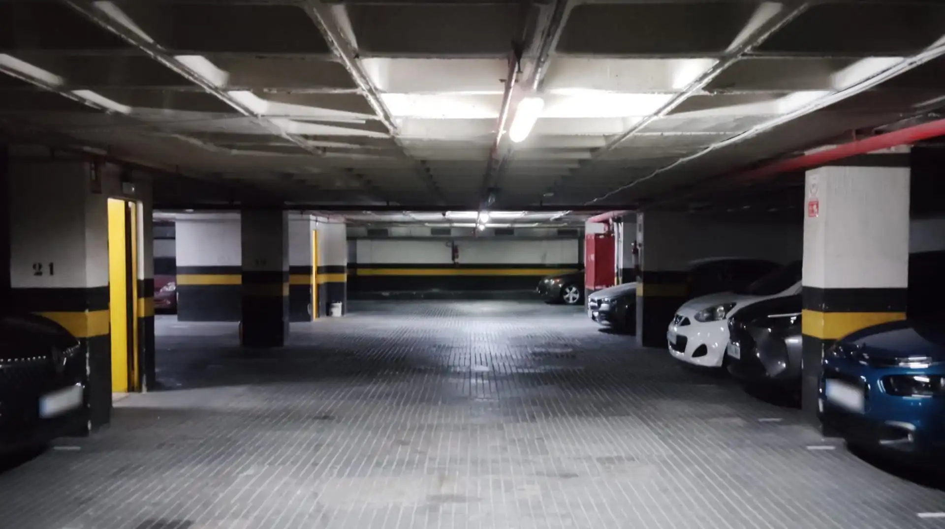 Einzelparkplatz zur Miete in CALLE ALMOGAVERS 74