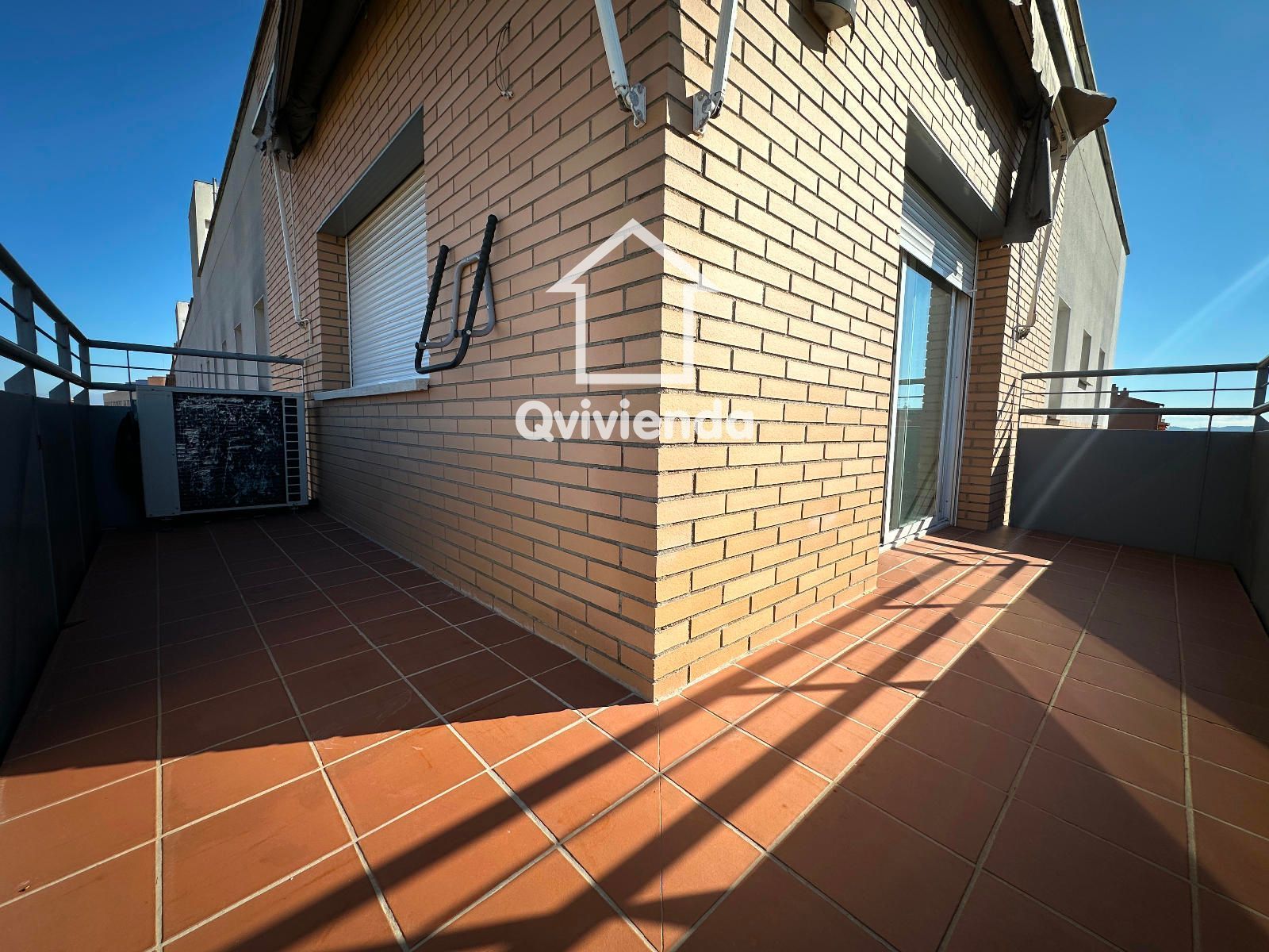 Vista exterior de Pis en venda en Barberà del Vallès amb Aire condicionat, Calefacció i Terrassa