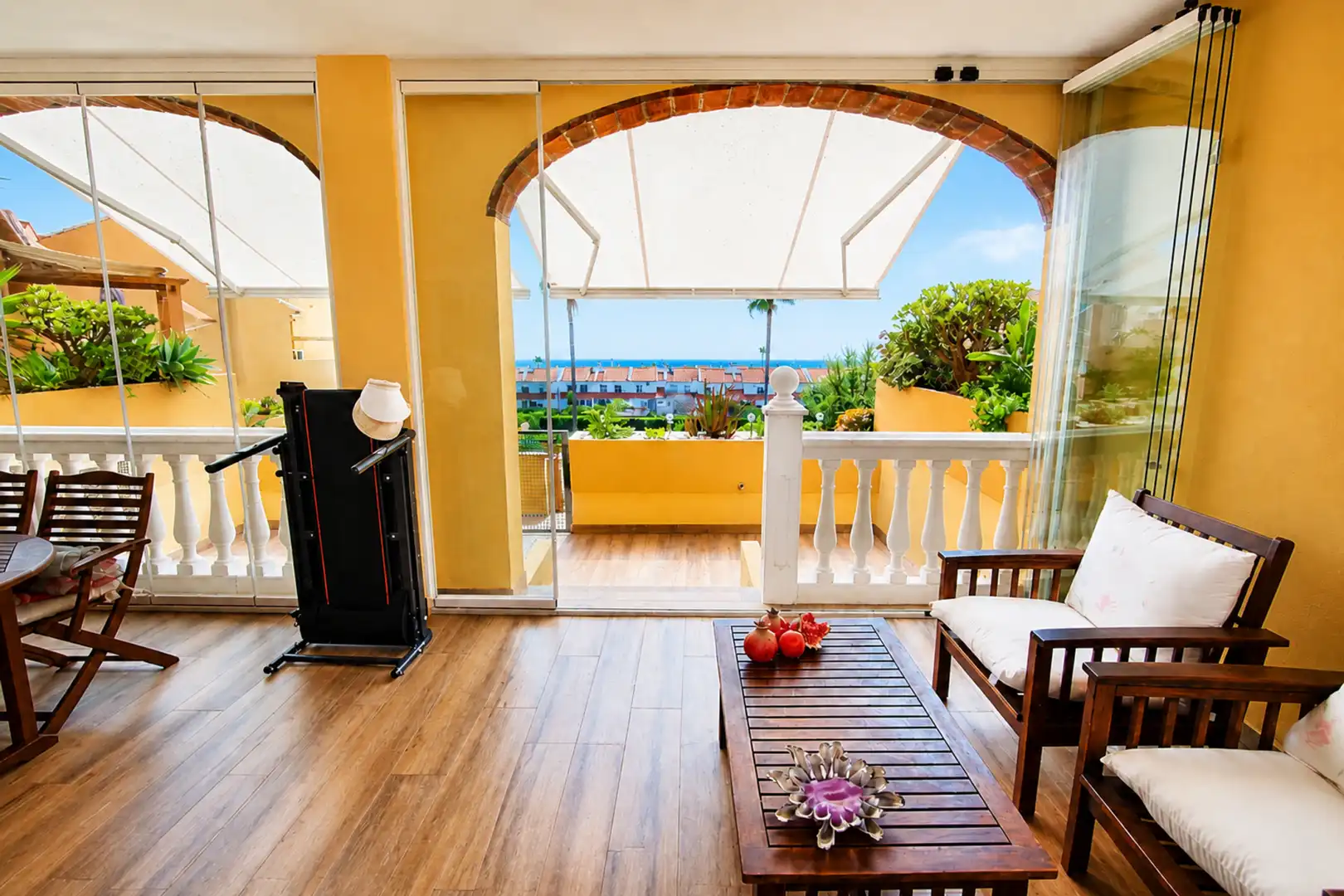 Piano terra con terrazza in vendita a La Duquesa, imagen 2