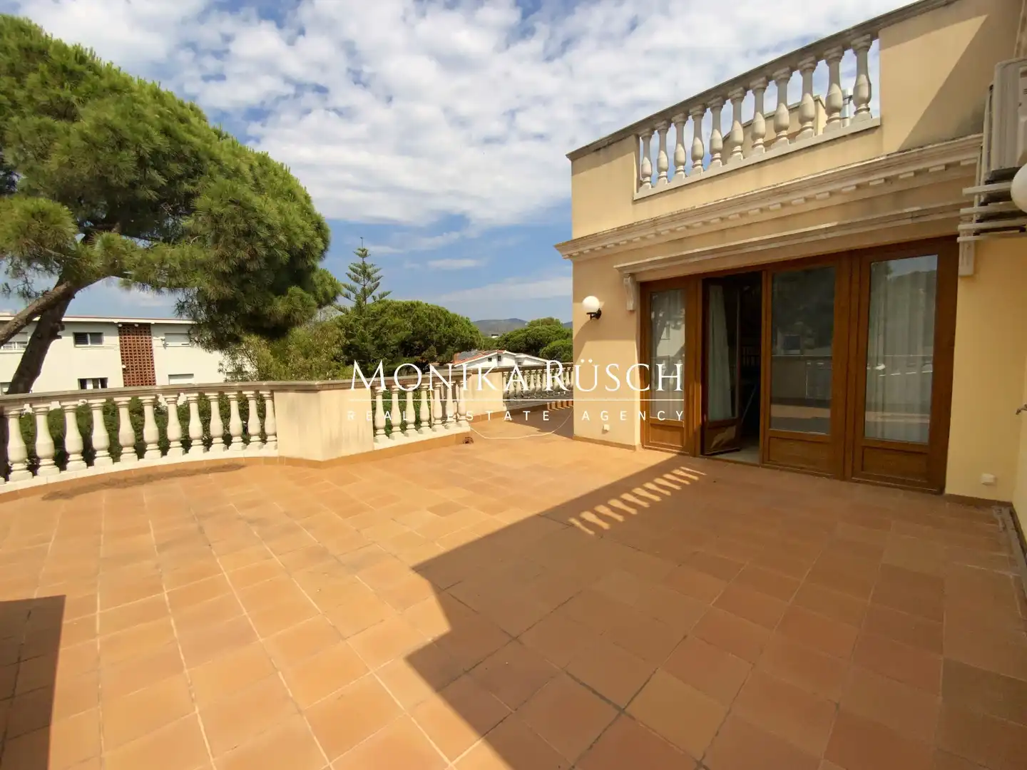 Terrassa de Casa o xalet en venda en Castelldefels amb Aire condicionat, Calefacció i Jardí privat