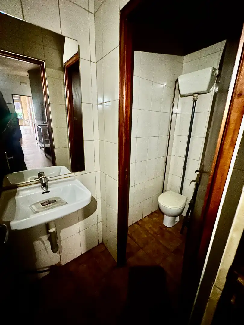 Badezimmer von Geschaftsraum zur Miete in León Capital  mit Möbliert