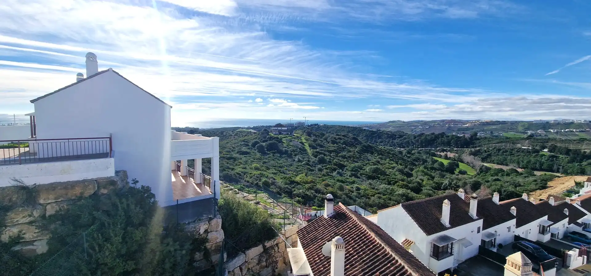 Außenansicht von Einfamilien-Reihenhaus zum Verkauf in Cártama mit Privatgarten und Terrasse