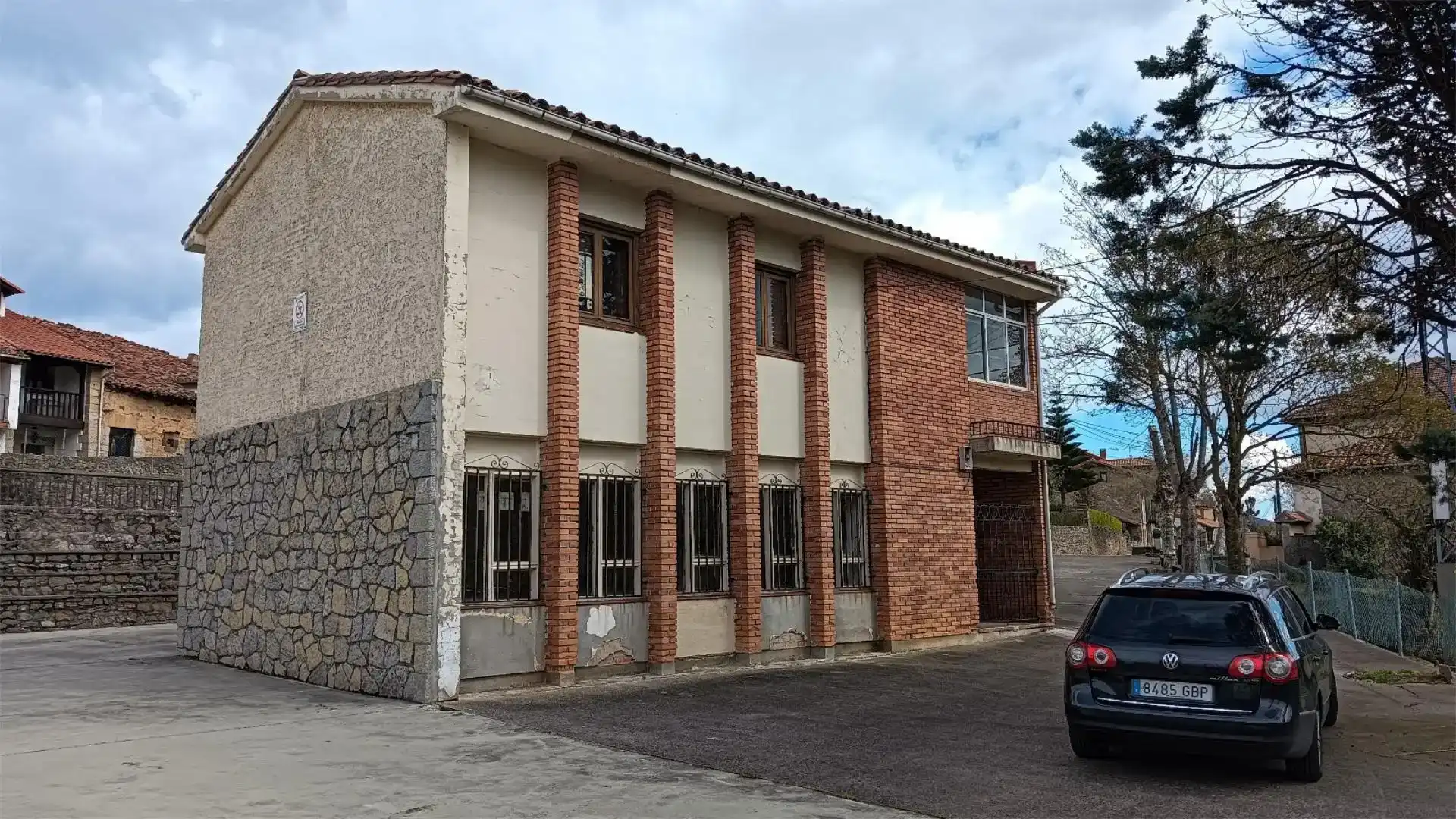Vista exterior de Casa o chalet en venta en Peñamellera Baja con Balcón