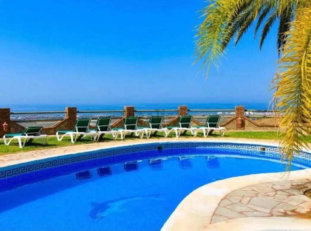 Piscina de Casa o xalet en venda en Motril amb Aire condicionat, Calefacció i Terrassa