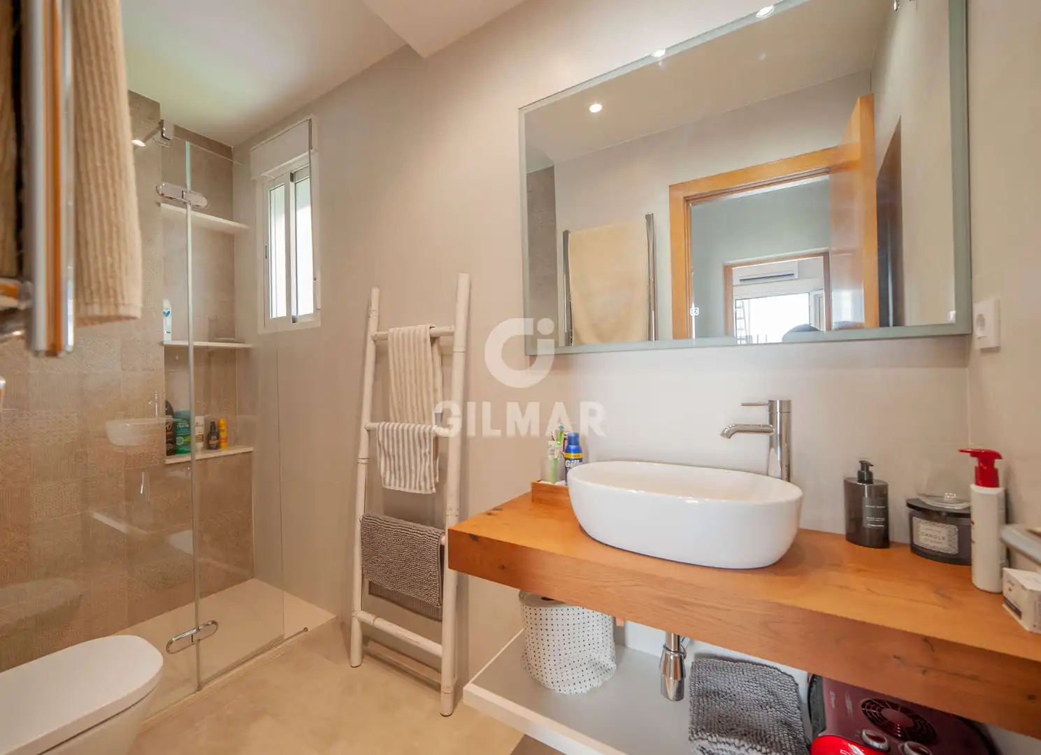 Badezimmer von Maisonette zur Miete in Sevilla mit Heizung, Möbliert und Balkon
