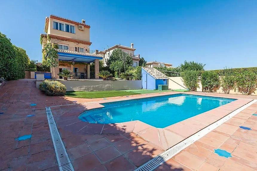 Swimming pool of House or chalet to rent in Alhendín  with Air Conditioner, Heating and Private garden