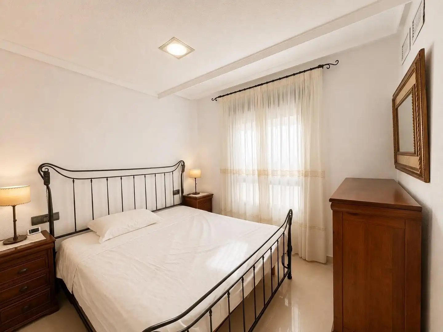 Habitación de Dúplex en venta en Guardamar del Segura con Aire acondicionado, Calefacción y Terraza