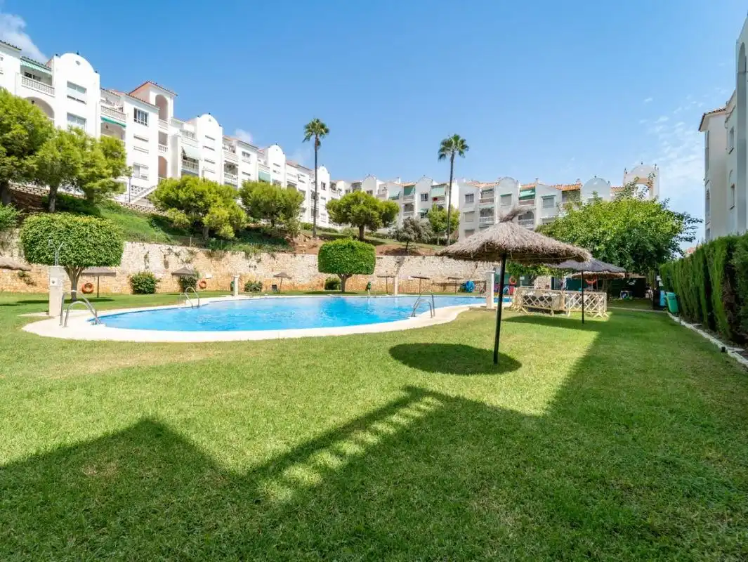 Jardín de Planta baja en venta en Rincón de la Victoria con Calefacción, Jardín privado y Terraza