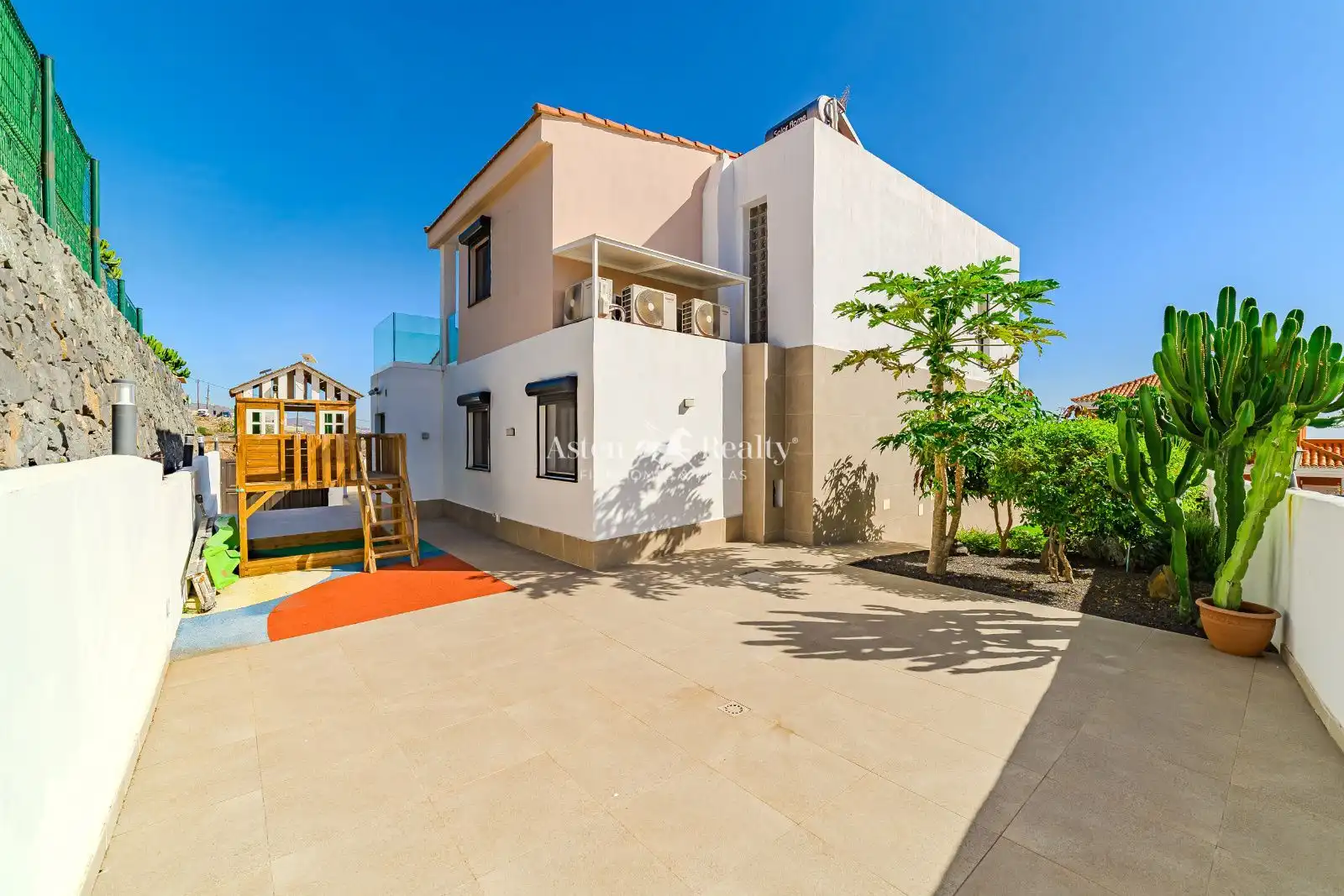 Vista exterior de Casa o chalet en venta en Candelaria con Aire acondicionado, Calefacción y Jardín privado