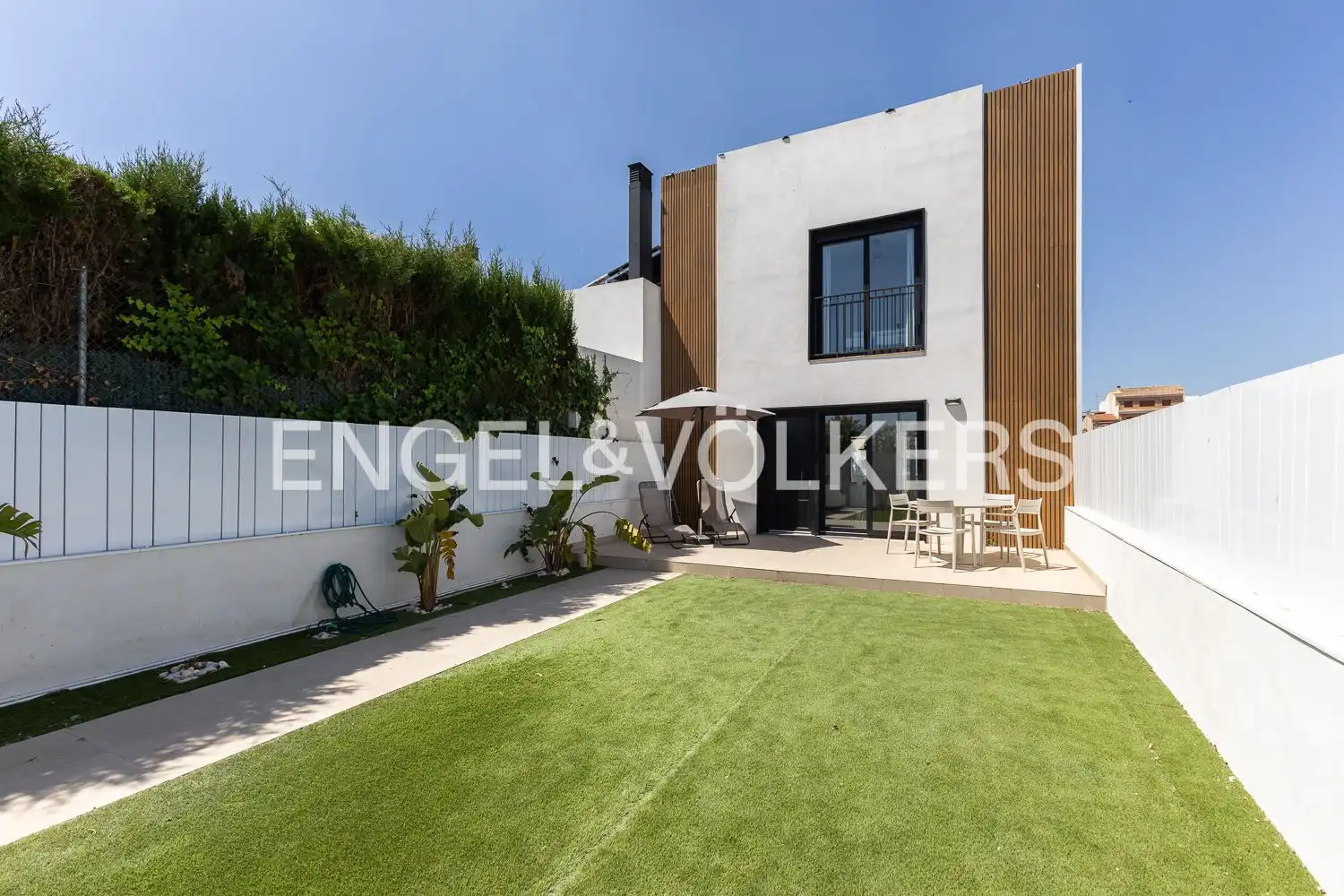 Exterior view of Houses for rent in Alfara del Patriarca  with Air Conditioner, Heating and Private garden