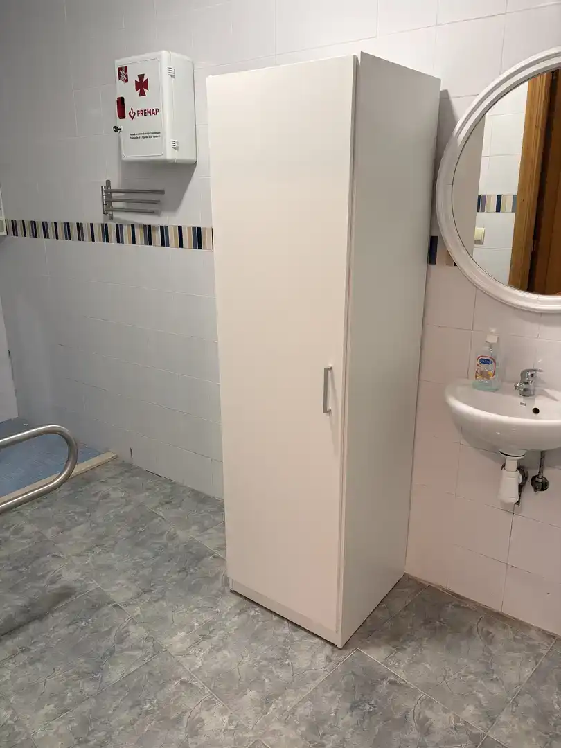 Badezimmer von Erdgeschoss zur Miete in Silla mit Klimaanlage, Abstellraum und Möbliert