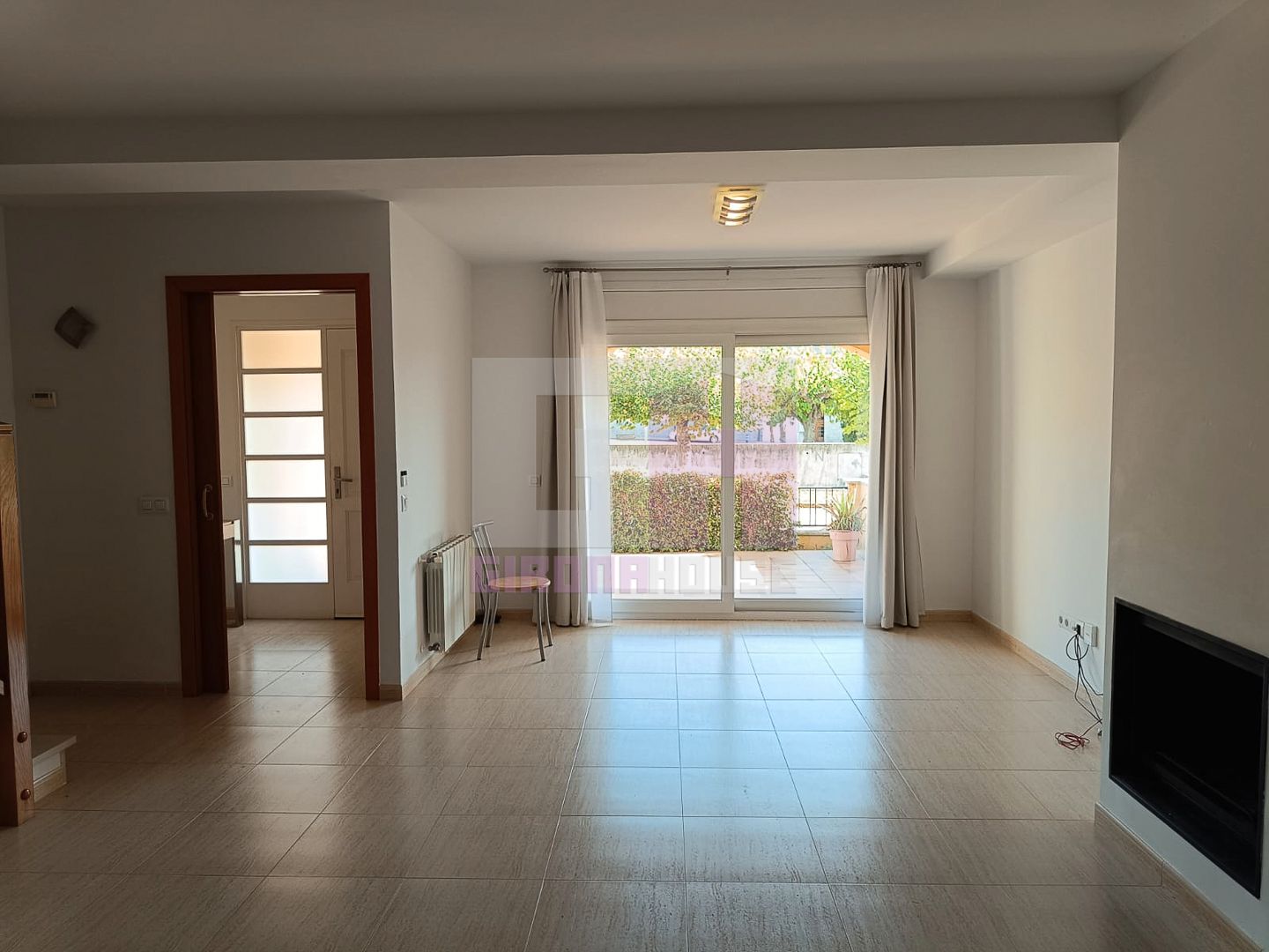 Sala d'estar de Casa adosada de lloguer en Caldes de Malavella amb Aire condicionat, Calefacció i Terrassa