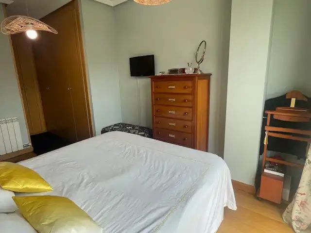 Dormitori de Casa adosada en venda en Santander amb Calefacció, Jardí privat i Parquet