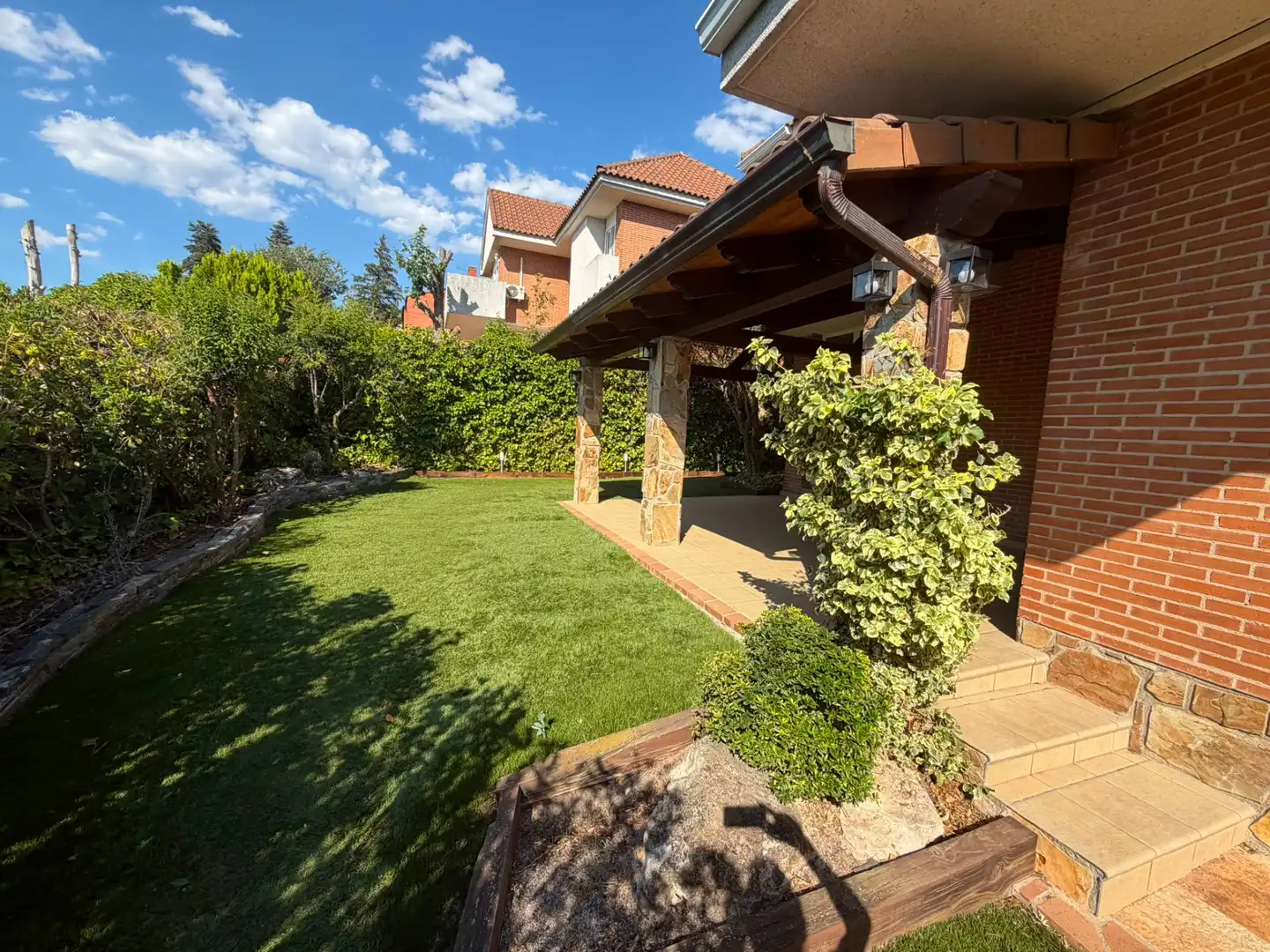 Jardí de Casa o xalet de lloguer en Las Rozas de Madrid amb Aire condicionat, Calefacció i Jardí privat
