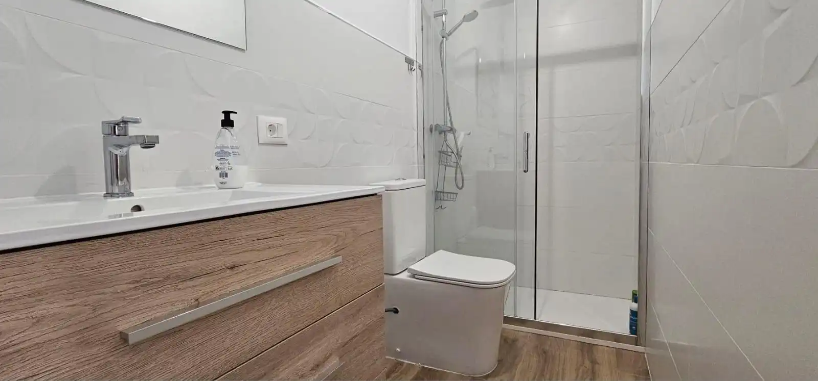 Badezimmer von Wohnungen zum Verkauf in Arona mit Möbliert und Gemeinschaftspool