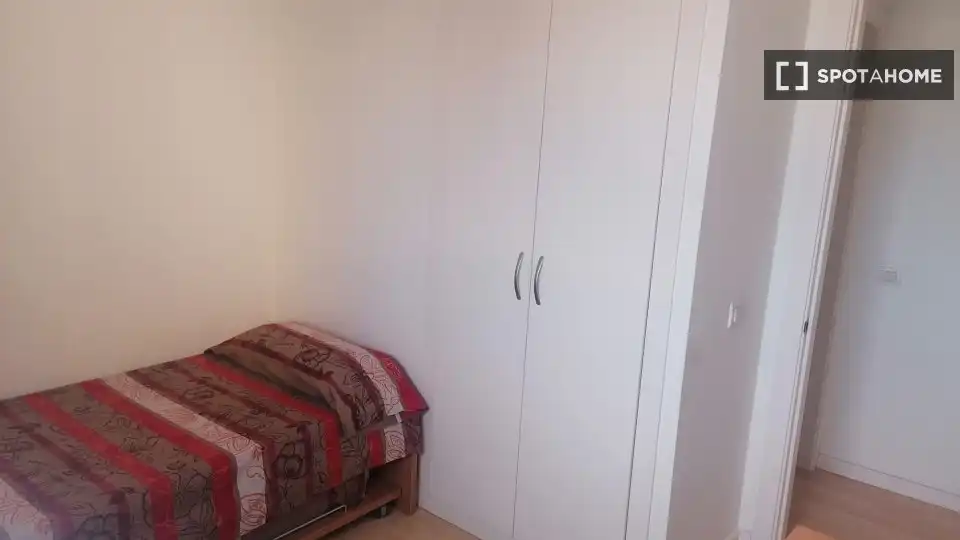 Habitació a Trinitat Vella