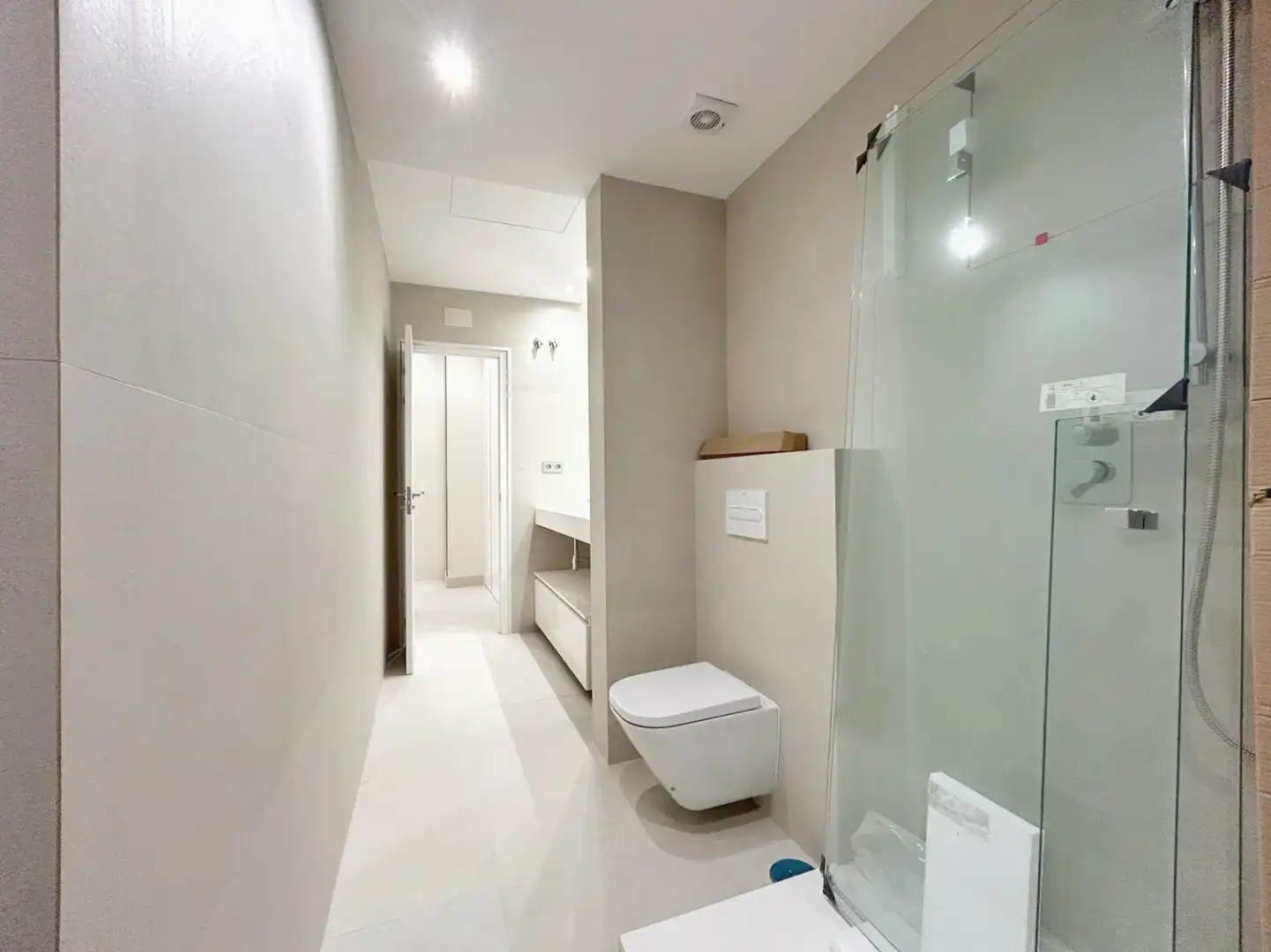 Badezimmer von Erdgeschoss zum Verkauf in Madrid mit Klimaanlage, Heizung und Möbliert