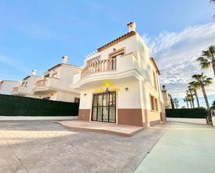 Exterior view of House or chalet to rent in Guardamar del Segura  with Air Conditioner, Heating and Private garden