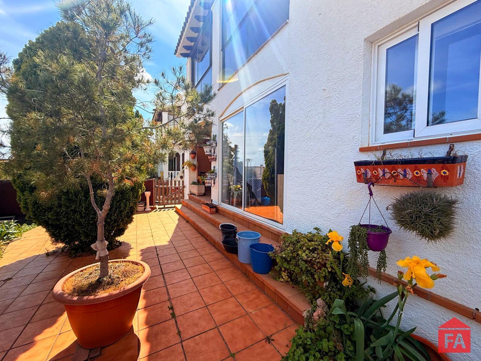 Exterior view of Single-family semi-detached for sale in El Vendrell