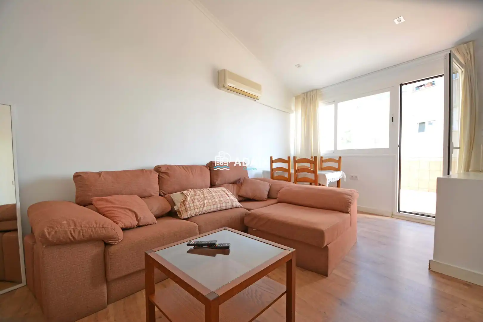 Living room of Attic for rent in Cáceres  with Air Conditioner, Terrace and Furnished