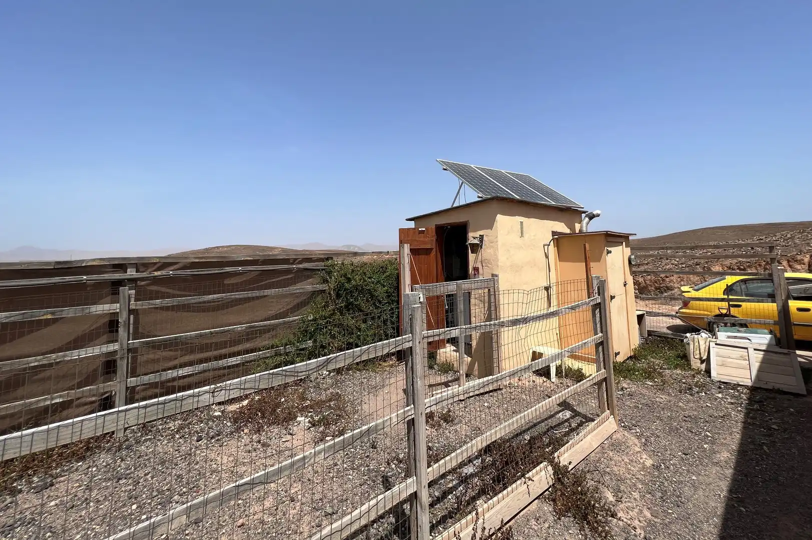 Vista exterior de Finca rústica en venda en Tuineje amb Jardí privat, Terrassa i Traster