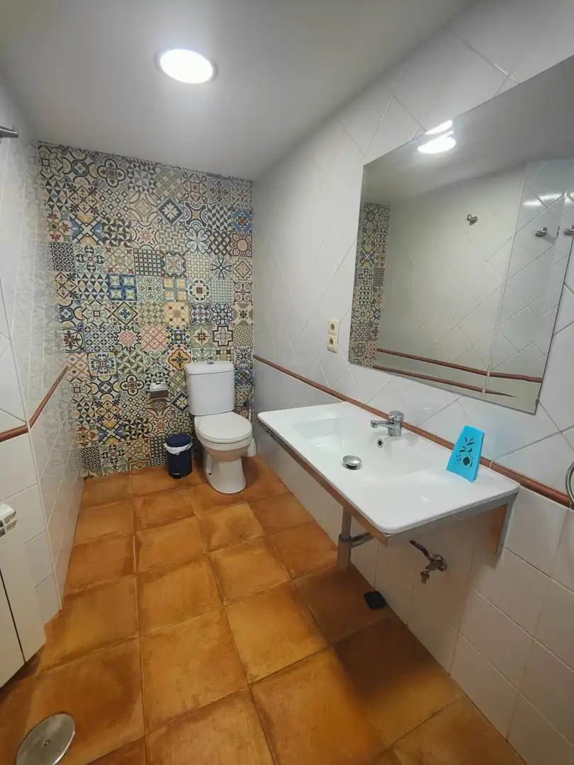 Baño de Casa o chalet de alquiler en Granada con Calefacción, Jardín privado y Terraza