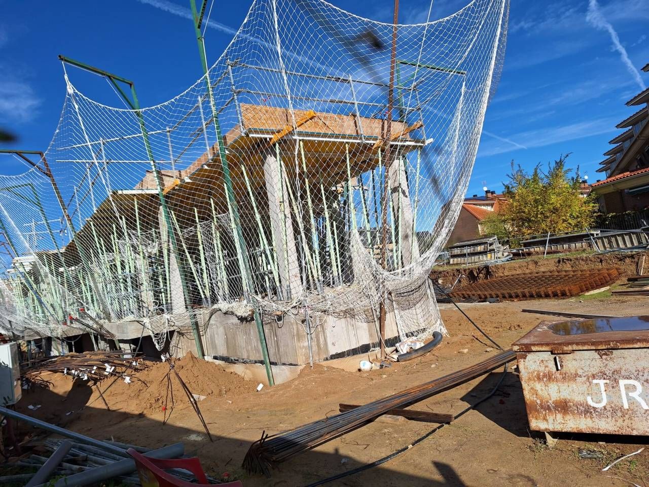 Exterior view of House or chalet for sale in Fuenlabrada  with Air Conditioner, Private garden and Terrace