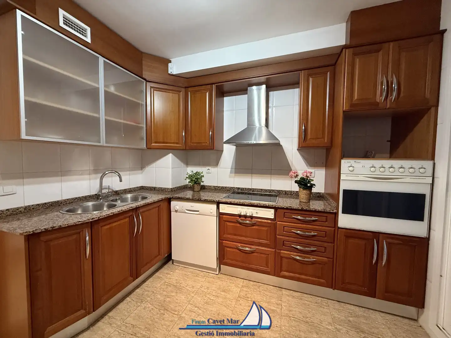 Cuina de Apartament en venda en Cambrils amb Aire condicionat, Calefacció i Jardí privat