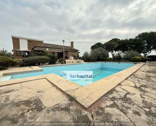 Piscina de Casa o xalet en venda en Alcarràs amb Aire condicionat, Calefacció i Jardí privat