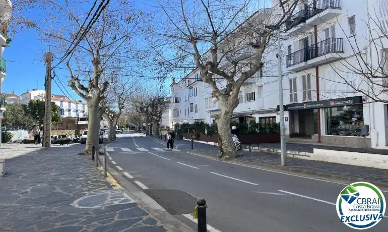 Außenansicht von Wohnung zum Verkauf in Cadaqués mit Möbliert