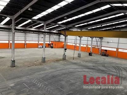 Nau industrial de lloguer en Los Corrales de Buelna 