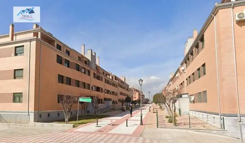 Vista exterior de Pis en venda en Illescas amb Jardí privat i Piscina comunitària