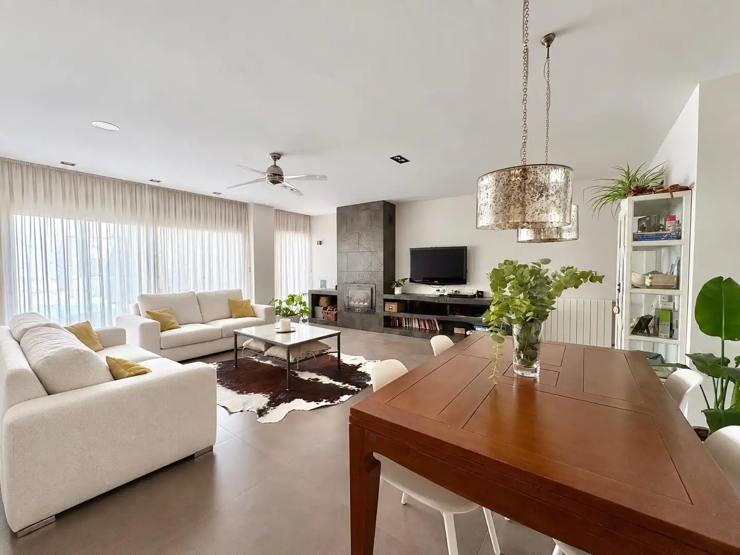 Sala d'estar de Casa o xalet en venda en La Roda, Albacete