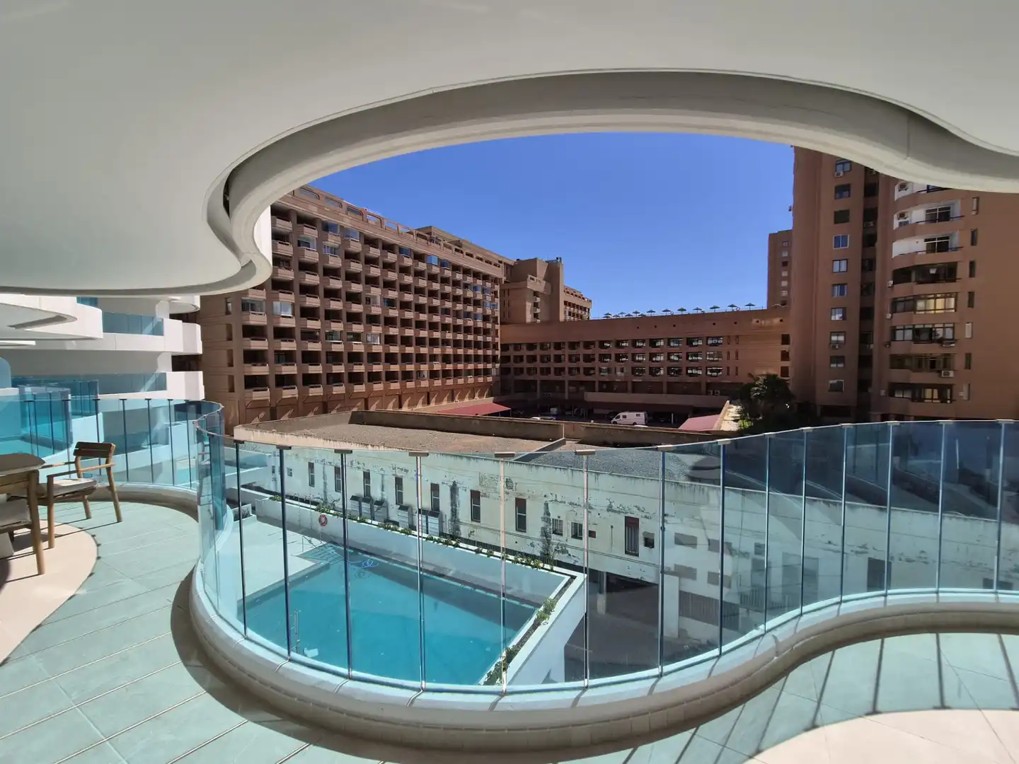Piso de obra nueva con piscina en venta en Calle Colón 6, imagen 3