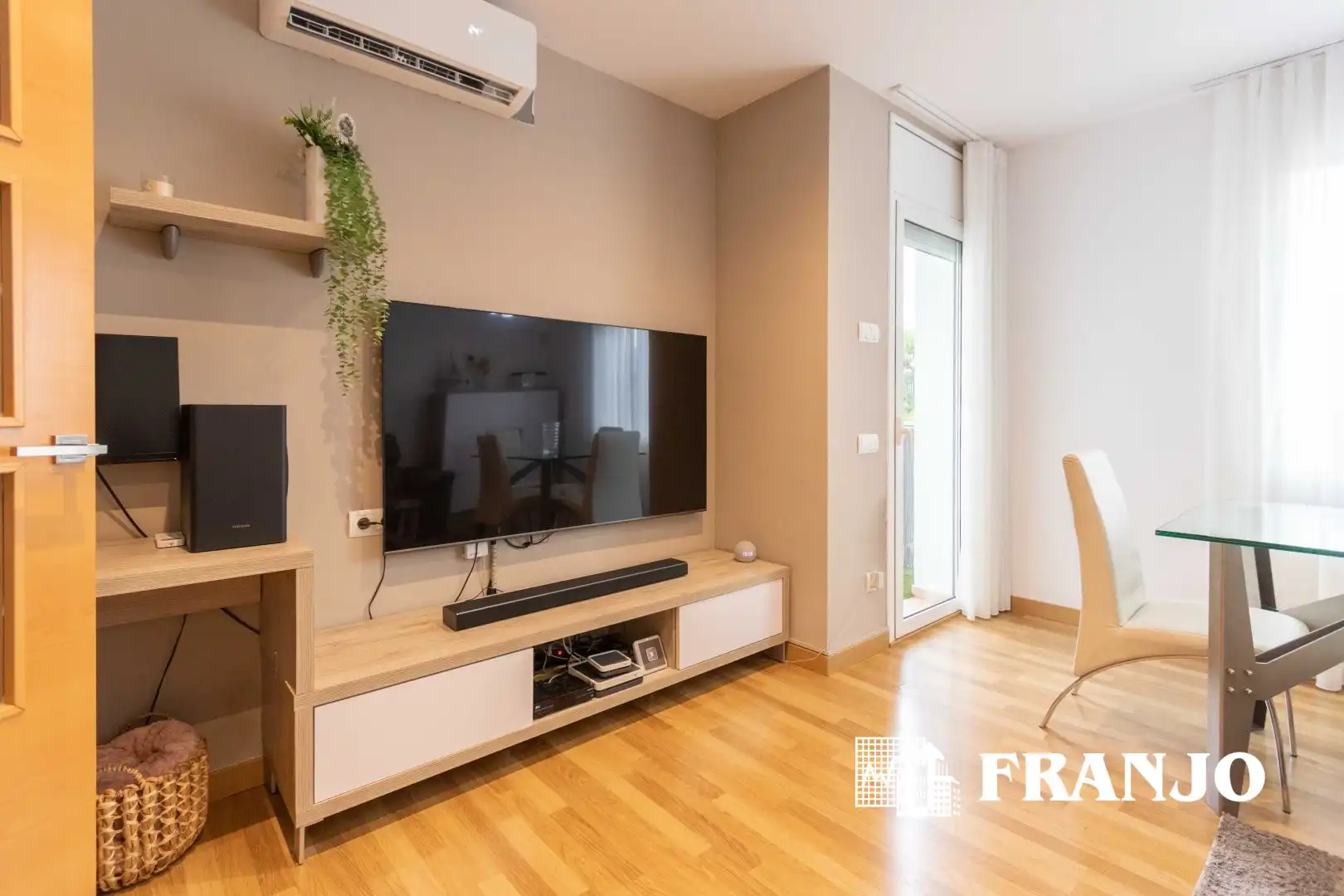 Living room of Flat for sale in Creu de Barberà - Sector Sud