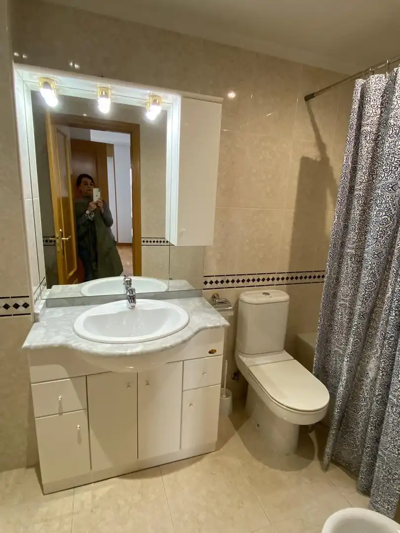 Baño de Piso de alquiler en Burgos con Calefacción
