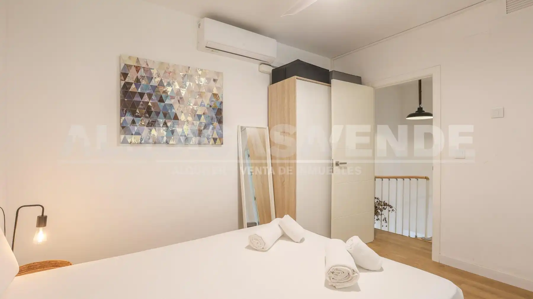 Habitación de Dúplex en venta en Sevilla con Aire acondicionado y Amueblado