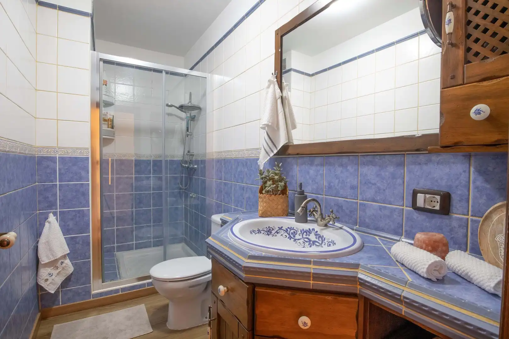 Baño de Piso en venta en Los Realejos con Terraza, Trastero y Amueblado