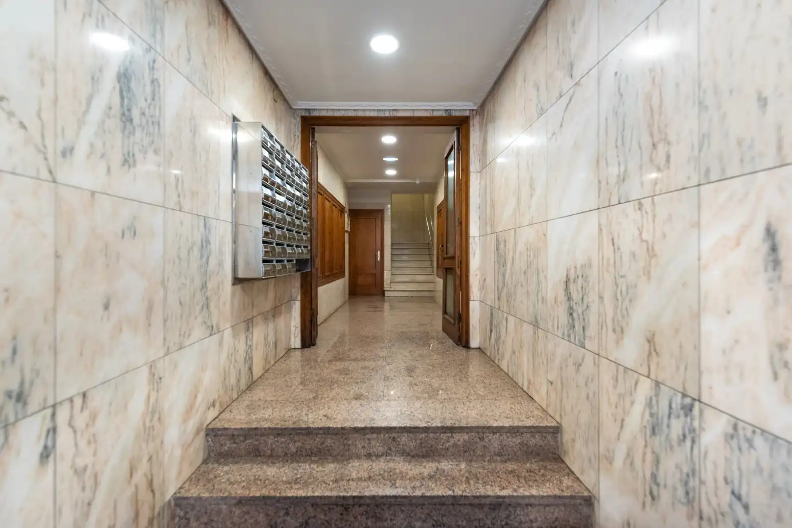 Pis en venda en Oviedo  amb Calefacció, Parquet i Traster
