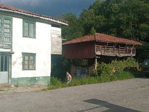 Country house zum verkauf in Cudillero mit Parkett, Terrasse und Abstellraum