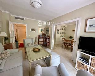 Living room of Flat for sale in  Sevilla Capital  with Air Conditioner and Terrace