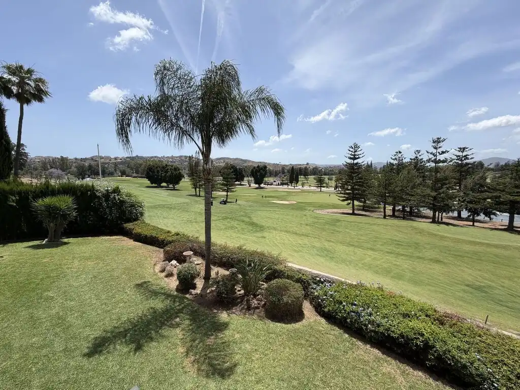 Apartamento con piscina en venta en Mijas Golf, imagen 2