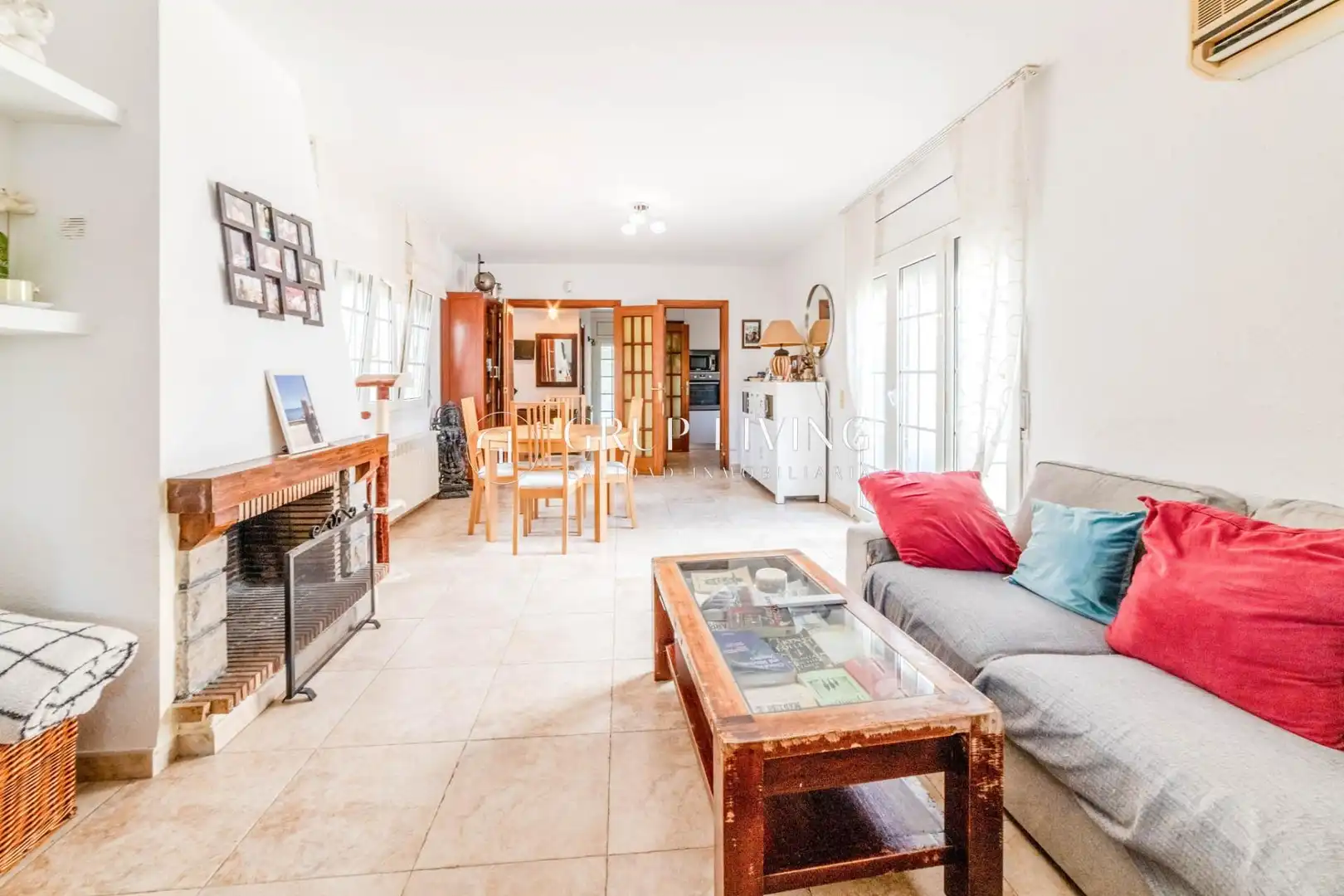 Living room of Houses for sale in Sant Pere de Ribes  with Air Conditioner, Heating and Private garden